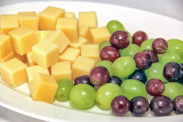 käse und trauben