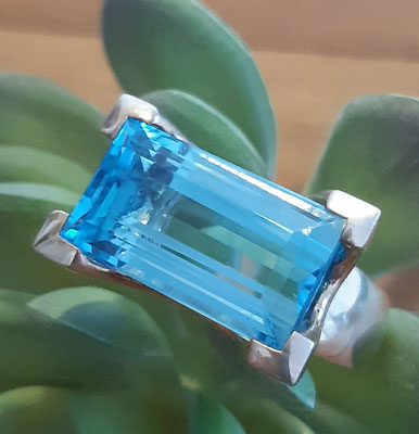 ring-blautopas-beh.-traumfarbe-siehe video-unikat-stein 18x10-ringweite 61-veraenderbar-925-silber 