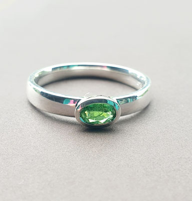 ring-Tsavorit-zart 5x3-925--silber-sterling.jpg