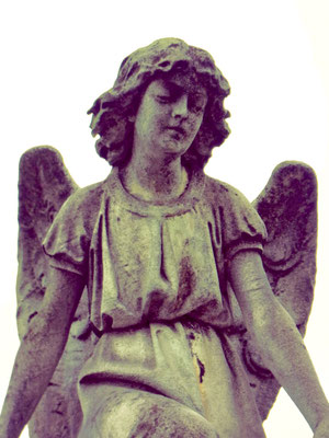 FOTOGRAPHIE      Engel-Skulptur auf dem Mailänder Friedhof      2013