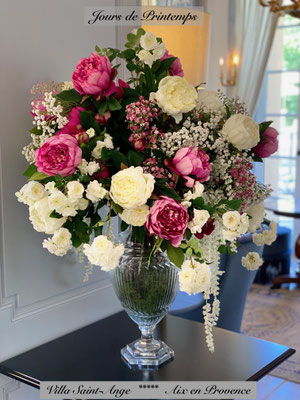 composition-florale-artificielle-sur-mesure-pour-la-villa-saint-ange-aix-en-provence