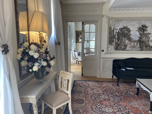 composition-florale-artificielle-sur-mesure-pour-la-villa-saint-ange-aix-en-provence