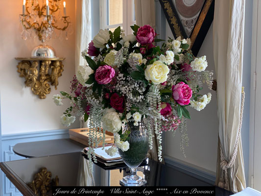 composition-florale-artificielle-sur-mesure-pour-la-villa-saint-ange-aix-en-provence