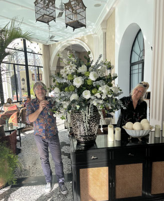 bouquet-de-fleurs-artificielles-haut-de-gamme-realises-sur-mesure-pour-le-palais-ronsard-marrakech
