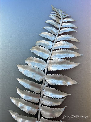 Branche de Fougère argentée artificielle haut de gamme