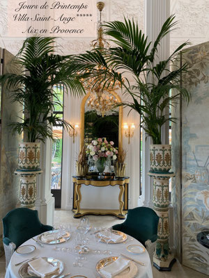 composition-florale-artificielle-sur-mesure-pour-la-villa-saint-ange-aix-en-provence
