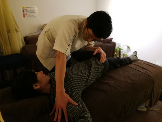 ストレッチも用いて整えていきます