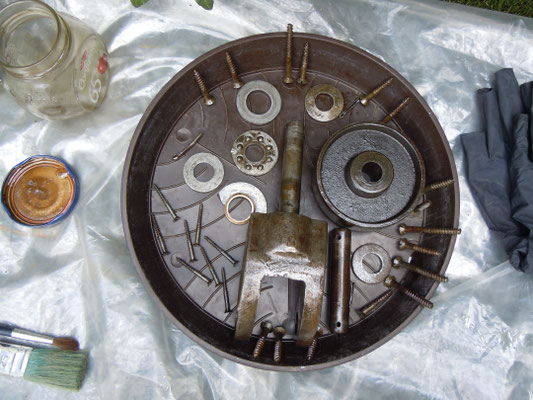 Parts lacquered to prevend them from rusting anew.