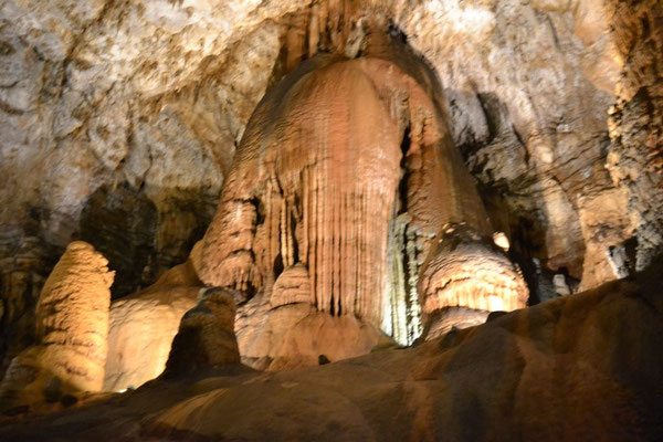 Tolle Stalaktiten und Stalagmiten