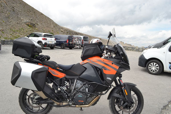 KTM 1290 Adventure am Col de Galibier