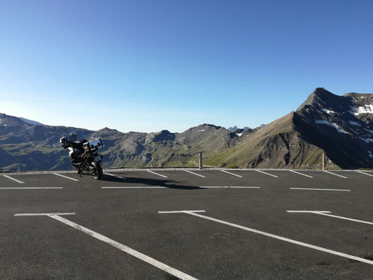 Das einzige Motorrad auf der Edelweißhöhe :-)