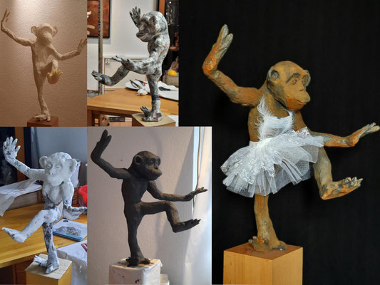 Prozess: Affe1 tanzend, Pappmaschee, mix Media