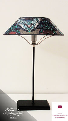 Tischlampe - Sonderanfertigung © Lampenmanufaktur Hertz | Design -jungle eye- | Kollektion TREASURY sapphirine © ELISA MELANZANI BERLIN
