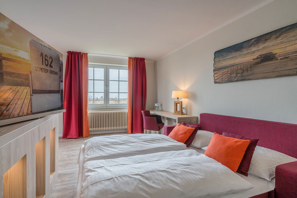 Doppelbett im Familien-Zimmer