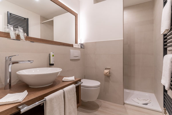 Duschbad in der Junior-Suite
