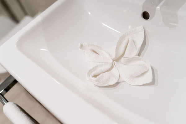 Waschbecken in der Junior-Suite