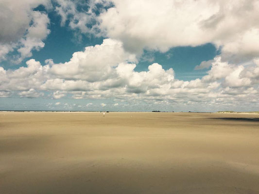 Weite am Strand bei Ebbe
