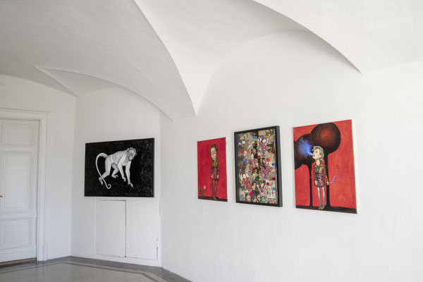 Einblick in die Ausstellung "Schön sind wir sowieso", Christy Astuy gemeinsam mit Gudrun Kampl und Burgis Paier, 2019 ©karlheinzfessl.com