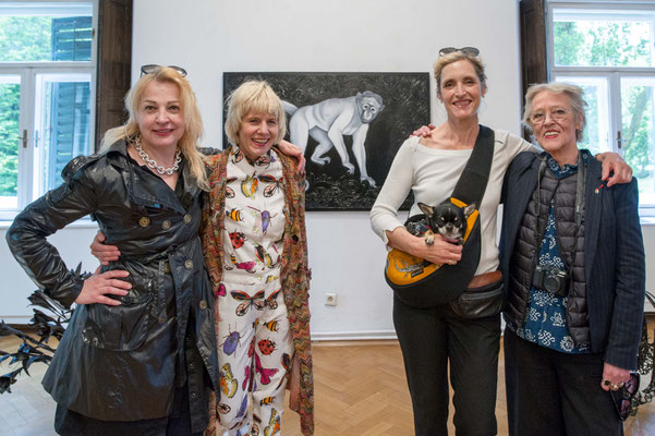 Eröffnung 'Schön sind wir sowieso!', Gudrun Kampl, Mari Otberg, Christy Astuy, Burgis Paier ©Dieter Arbeiter