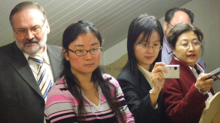 2005 vl. Gerhard ARNOLD, QIU Juan, BAO Haihong, YANG Xiuying (Schuleiterin vom BBZ Shanghai)