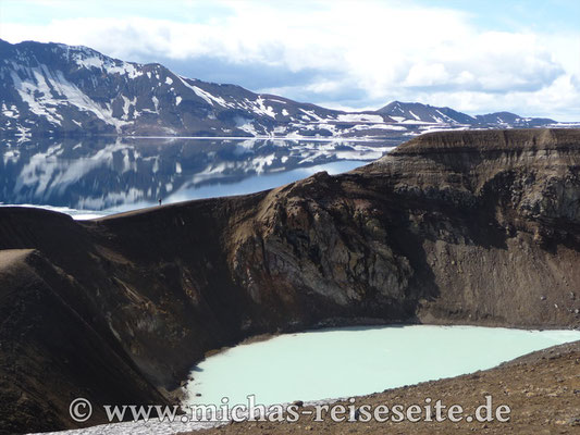 Der kleine und der große Kratersee in Askja