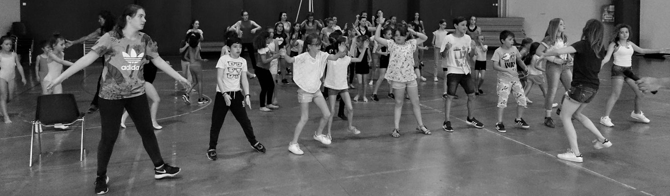 Répétitions du gala de danse. Ass Arts et Culture. Chateauneuf du Pape. 11 juin 2016