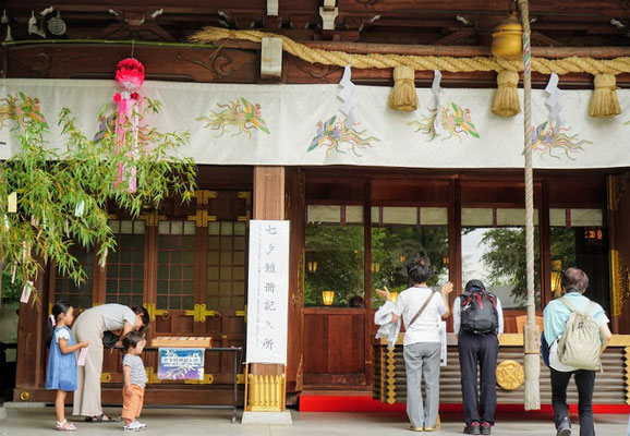 鈴鹿明神社　七夕かざりがあります