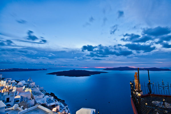 golden hour in Fira
