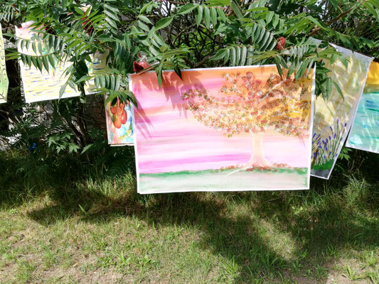 Farbgestaltung im Malworkshop in der Uckermark
