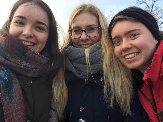 zwei litauische Studentinnen, die beide letztes Jahr in Österreich waren