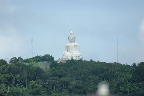 Big Buddha von weitem