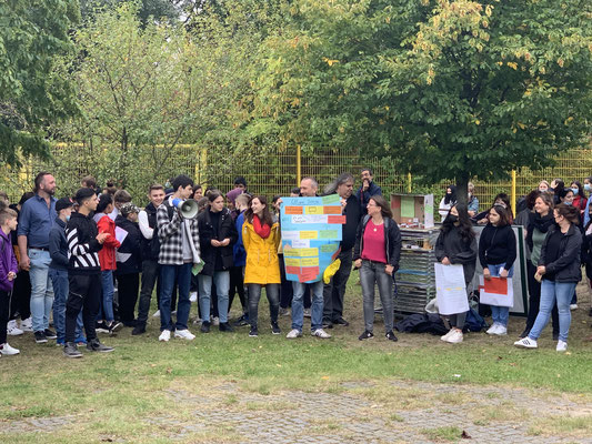 Präsentation der Ergebnisse vor der gesamten Schule