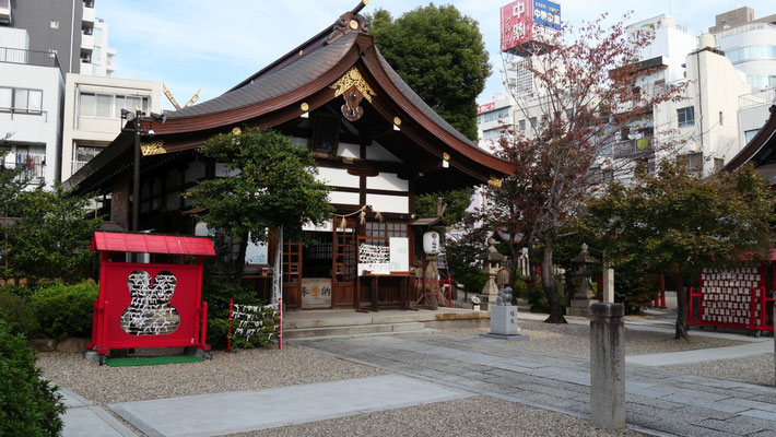 寺社仏閣が隣接しているのも、大須の魅力です（画像は縁結びで知られる三輪神社）