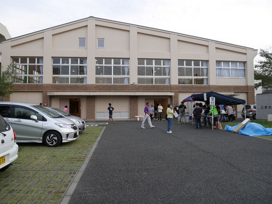 避難所宿泊学習を行った日野市立平山小学校