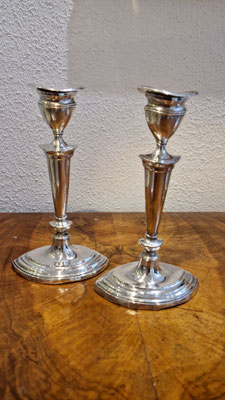 Paar mittelhohe Kerzenleuchter Georgian Style England Sheffield 1923 925er