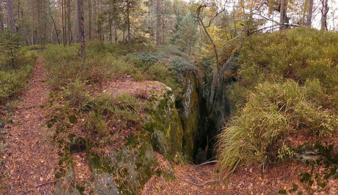 Oberer Ausgang der Drachenstiege, links der Pfad führt zur Käs und Brot-Aussicht