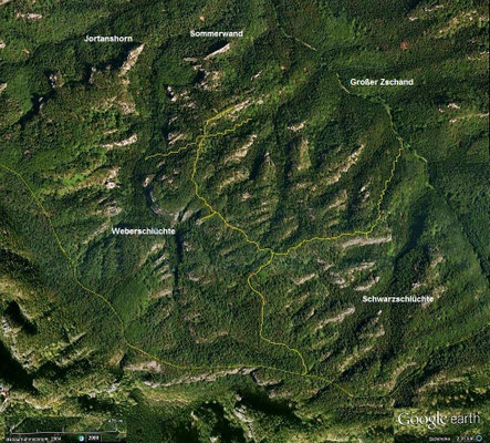 Der Auerhahnsteig führt über die höchsten Stellen der Partschenhörner (Quelle: Google Earth)