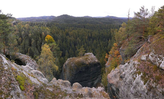 Falkenwände, vorn der Klettergipfel Hauptmann Franke