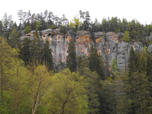 Hinterdittersbach, Blick zu den Rabensteinen