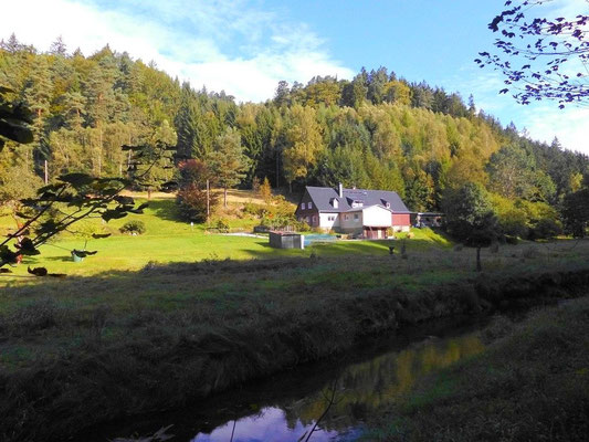 Haus gegenüber vom ehemaligen Hinterdaubitz, im Loch genannt