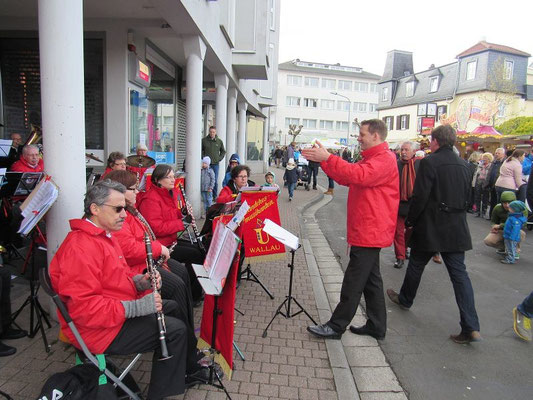 Wir spielten eher für das vorbei flanierende Publikum.