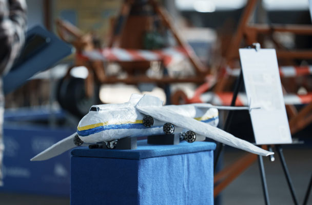 Jetzt steht es im Aviatik Museum in Kyjew. Die Spendenaktion war ein voller Erfolg.