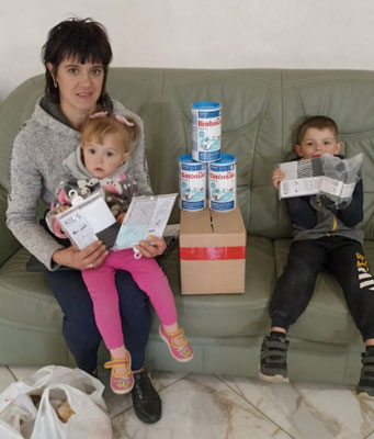 Viele Familien sind froh um Babynahrung und Windeln. 
