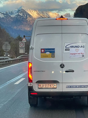 Fahrt am Walensee entlang - hier ist es noch trocken und die Abenstimmung ist toll.