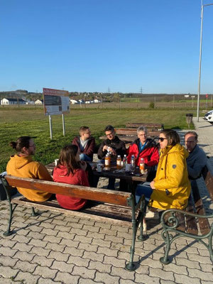 Frühstückshalt an der Sonne (man könnte meinen, die machen die ganze Zeit nur Pause ;-))