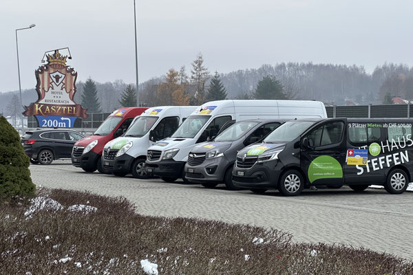 Zum ersten Mal war unsere Crew mit fünf Fahrzeugen unterwegs. Wir freuen uns, dass auch diesmal alles rund gelaufen ist.