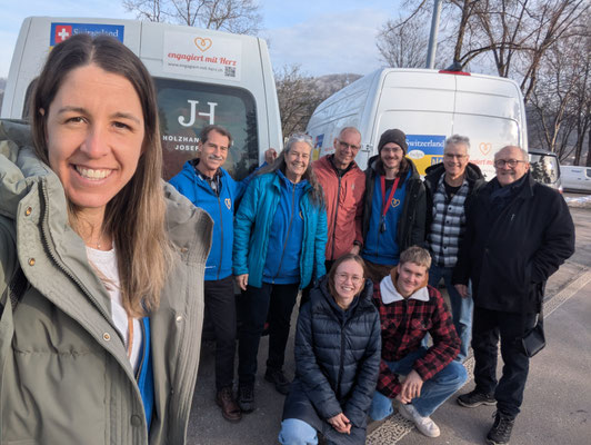 Das Luzerner und das Zürcher Fahrerteam treffen sich in Kempthal, von wo es zusammen weiter geht.