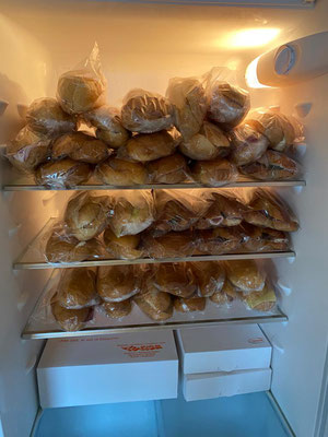 Rita durfte am Mittwochabend bei der Bäckerei Willi Verpflegung für unterwegs abholen. Ein grosses Dankeschön an die Bäckerei Willi!