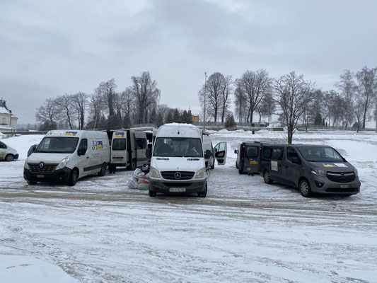 Am Freitagmittag haben sich die Crews aus der Schweiz und der Ukraine im Osten von Polen zum Umladen getroffen.
