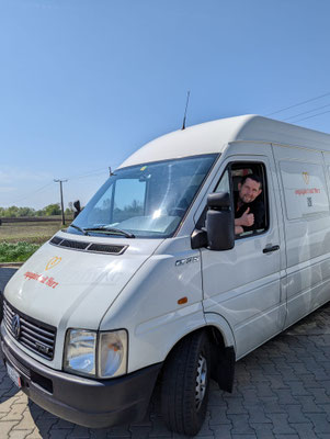Gute Fahrt und ein herzliches Danke an alle, die dazu beigetragen haben, dass wir dieses tolle Fahrzeug unseren ukrainischen Partnern übergeben konnten!